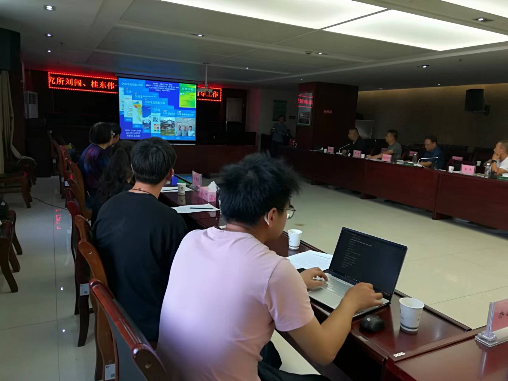 图 1